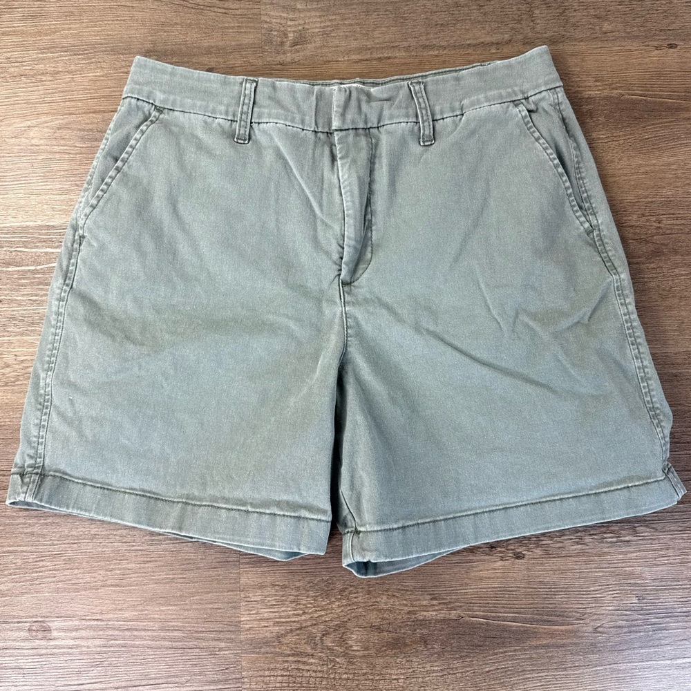 Ann Klein Women’s Green Shorts, size 12